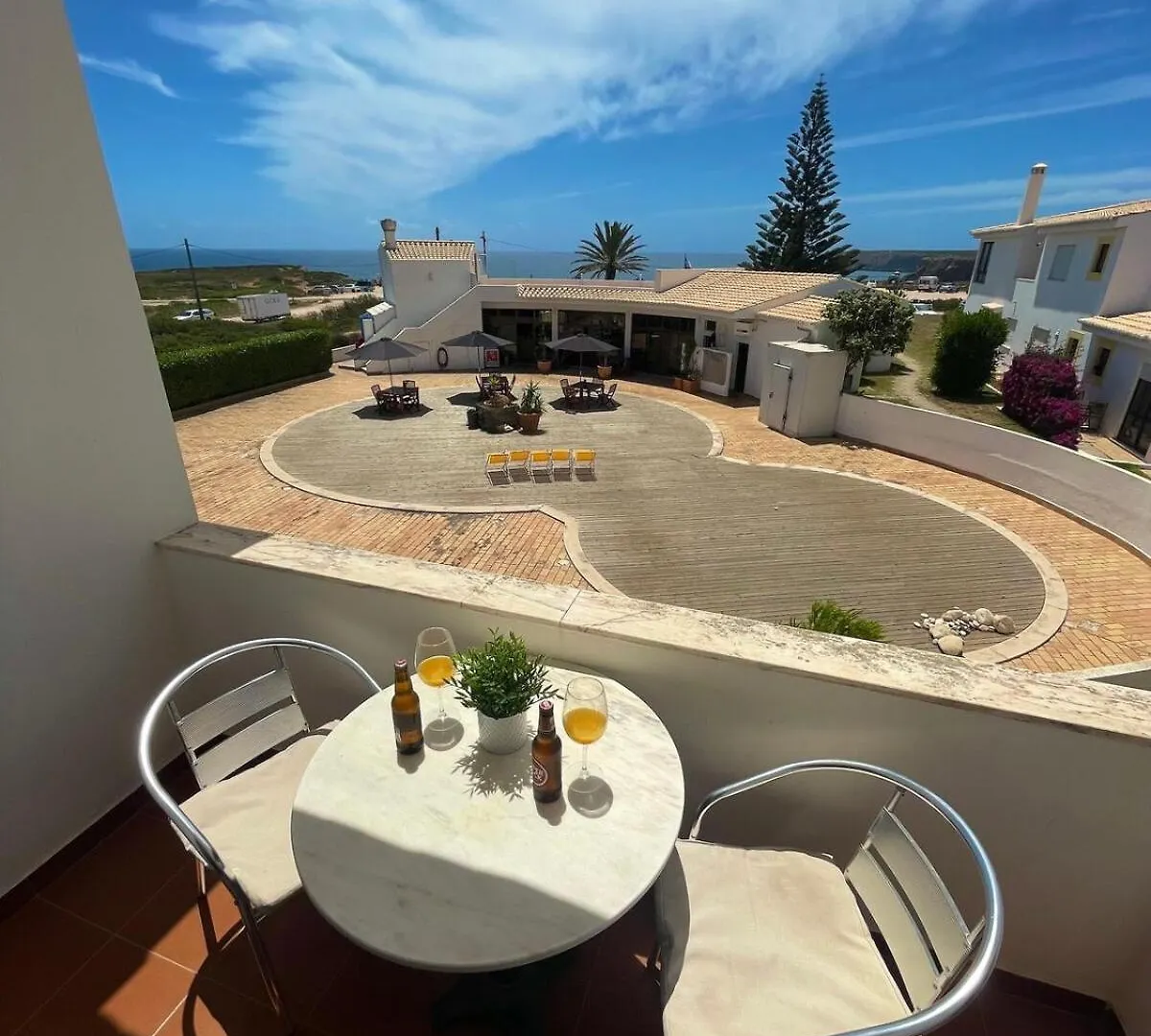 Surfside Sunny Seaview Apartment With Balcony Sagres